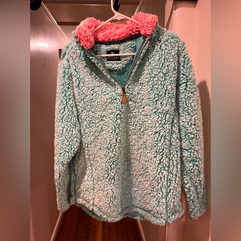 Simply Southern Women’s fleece size M